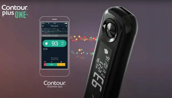 Glukometr Contour Plus ONE i aplikacja mobilna pokazują wynik 93 mg/dL. Instrukcja obsługi jest dostępna w aplikacji.