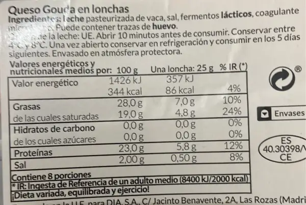 Tabla nutricional de queso Gouda en lonchas. Una porción de 25g aporta 86 kcal, 7g de grasas y 5.8g de proteínas.
