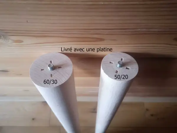 Dos patas de madera para mesas, una 60/30 y otra 50/20, listas para ser instaladas.