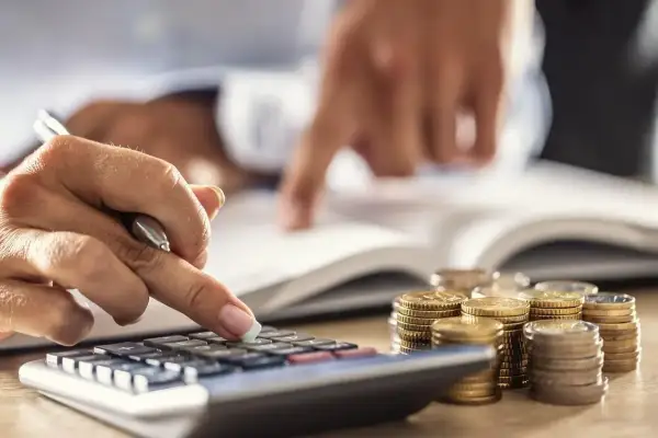 Jakie oprocentowanie kredytu gotówkowego? Sprawdź, co oferują banki