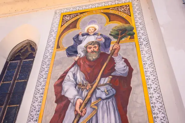 Święty Krzysztof z Dzieciątkiem Jezus na ramionach, symbolizujący imiona do bierzmowania męskie.