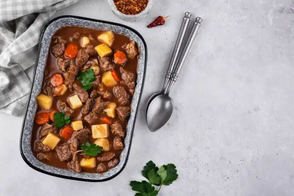 Jakie mięso na strogonow? Odkryj najlepsze opcje dla smaku