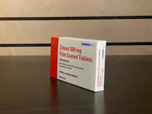 Opakowanie Zinnat 500 mg, leku na infekcje bakteryjne, zawiera 10 tabletek powlekanych.