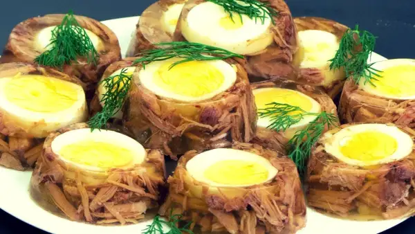 Jak wyjąć galaretkę z formy? Triki na perfekcyjny deser!