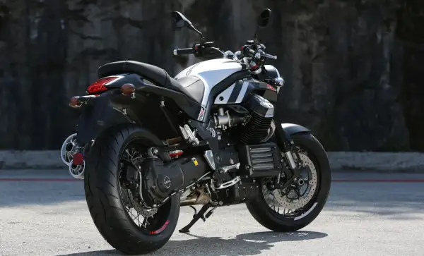 Moto Guzzi V7: detalles de su ficha técnica en esta moto clásica.