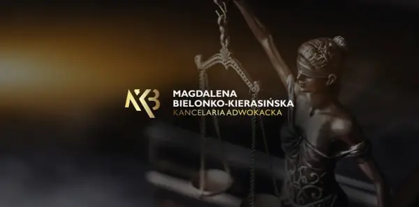 Posąg Temidy z wagą i logo kancelarii adwokackiej.
