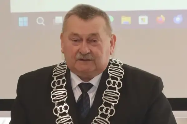 Ile zarabia przewodniczący rady osiedla? Zaskakujące różnice w wynagrodzeniach