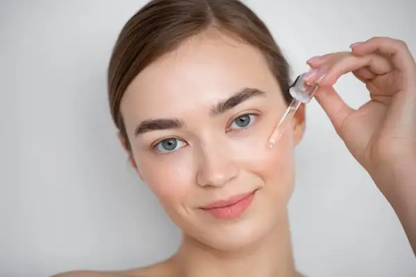 Jak stosować serum Arkady TC16, aby uzyskać zdrową skórę i paznokcie