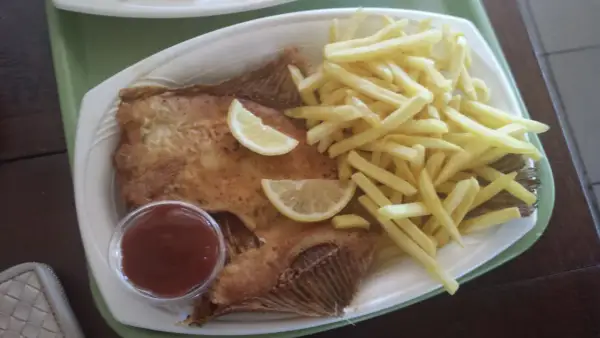 Dziwnów gdzie zjeść? TOP miejsca na rybę, obiady i pizzę!