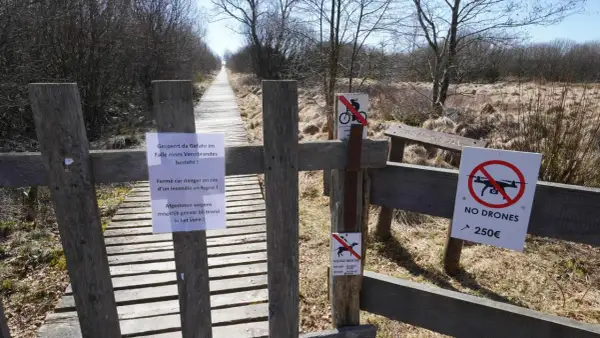 Rote Flaggen am Berg: Warnsignale erkennen & sicher bleiben
