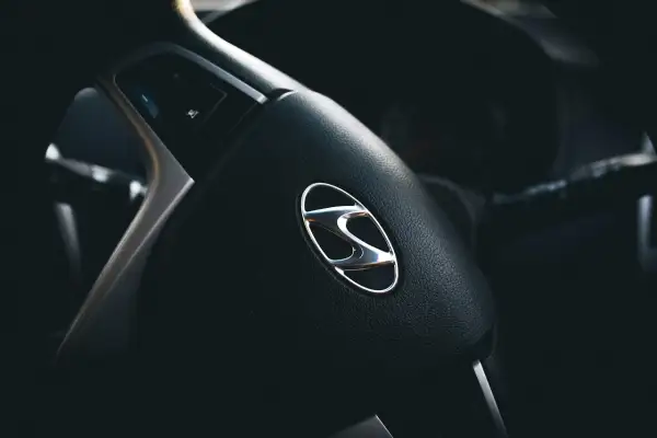 Hyundai części – jak wybrać i gdzie znaleźć elementy dopasowane do Twojego auta