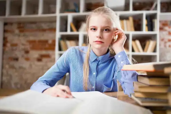 Jak znaleźć pracę po studiach bez doświadczenia i uniknąć frustracji