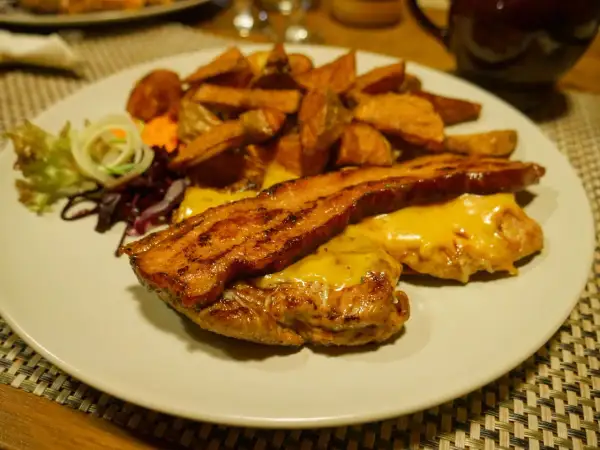 Bacówka na Obidzy: Odkryj menu, ceny i sekrety górskiej kuchni