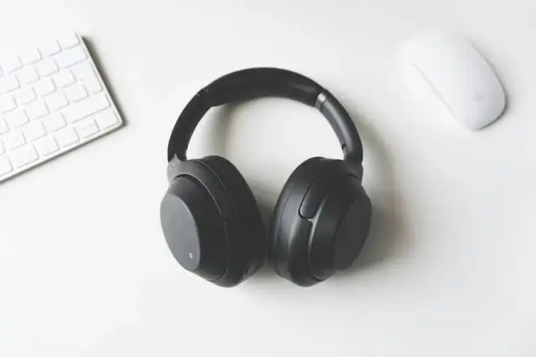 Les meilleurs casques audio pour footing : sécurité et confort essentiels