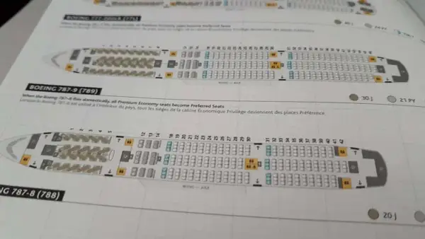 Flugzeug sitzplan für Boeing 787-9. Premium Economy Sitze sind als bevorzugte Sitze markiert.