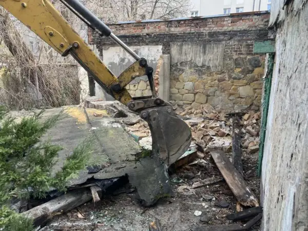Ile kosztuje rozbiórka budynku? Poznaj ukryte koszty i czynniki