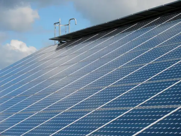 Ile Tauron płaci za 1 kWh z fotowoltaiki? Sprawdź stawki i oszczędności!