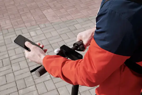 Hulajnoga Xiaomi: Jaka aplikacja? Oficjalna czy alternatywna?