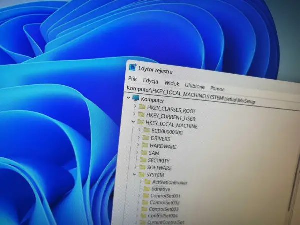 Edytor rejestru Windows 11 bez TPM. Widok folderów HKEY_LOCAL_MACHINE\SYSTEM\Setup\MoSetup.