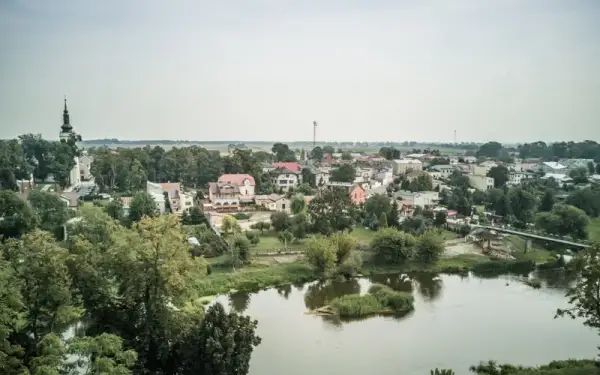 Uniejów atrakcje: Odkryj najciekawsze miejsca i aktywności w mieście