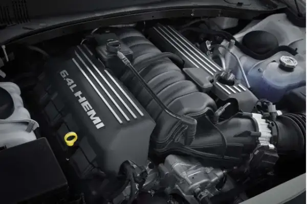 Chrysler 300C: jaki silnik wybrać? Porównanie, wady i zalety dla każdego kierowcy