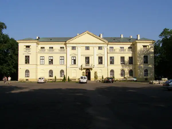 Pałac Dernałowiczów w Mińsku Mazowieckim - godziny otwarcia i zwiedzanie