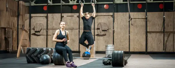 Crossfit czy warto? Odkryj zalety i wady tego treningu
