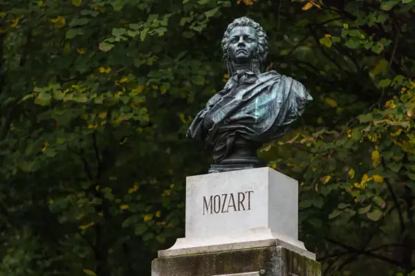Ile Mozart skomponował utworów? Odkryj jego niezwykłe dzieła muzyczne