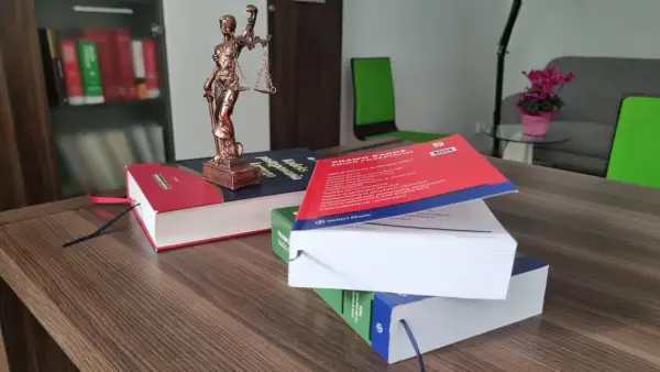 Kto może odmówić zeznań w charakterze świadka? Pełna lista