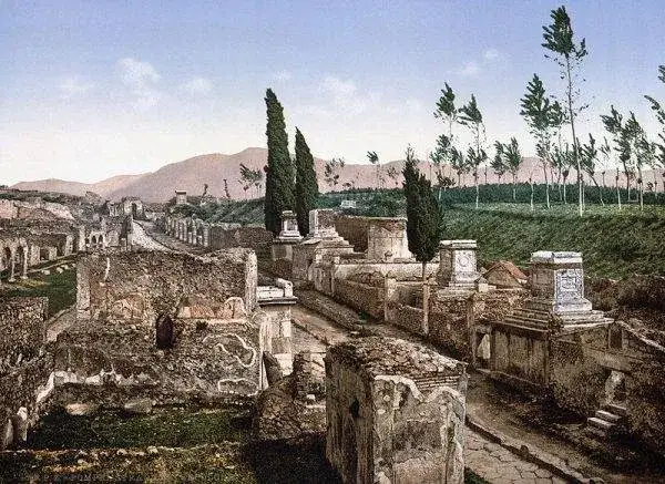 Starożytne Pompeje: Historia, tragedia i niezwykłe odkrycia archeologiczne