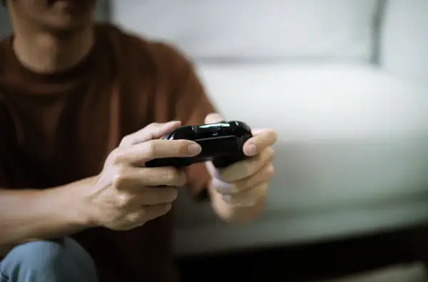 Szybkie wypłaty: jak to naprawdę działa na platformach rozrywkowych online
