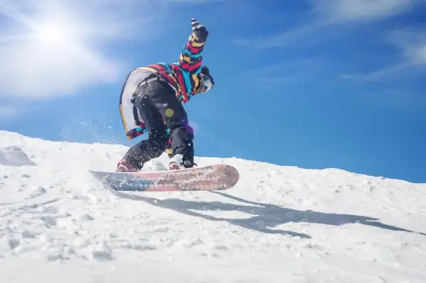Idealny strój na snowboard: unikaj błędów i wybierz najlepsze ubrania