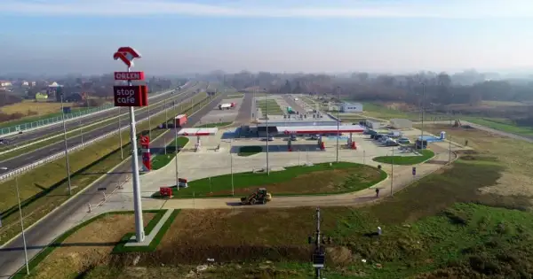 Gdzie można zjeść na autostradzie A1? Najlepsze miejsca na posiłek