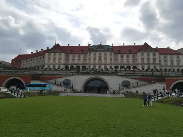 Zamek królewski w Warszawie zwiedzanie - co musisz wiedzieć przed wizytą
