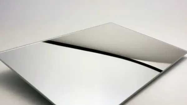 Lustro optiwhite czy warto? Odkryj jego zalety i wady przed zakupem