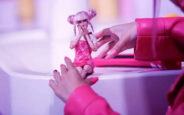 Kiedy powstała lalka Barbie? Odkryj fascynującą historię tej ikony