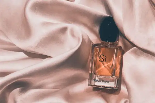 Najtrwalsze perfumy damskie, które przetrwają nawet całodzienne wyzwania