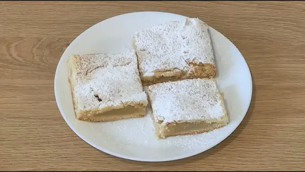Najlepsza szarlotka, która rozpływa się w ustach - przepis na sukces