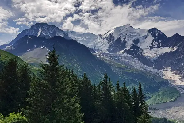 Gdzie leży Mont Blanc? Odkryj jego niezwykłą lokalizację na granicy