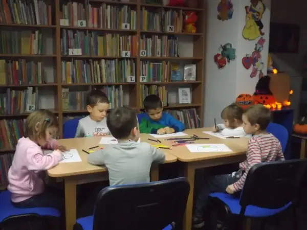 Pan Listopad wiersz – jak zachwycić dzieci jesienną poezją