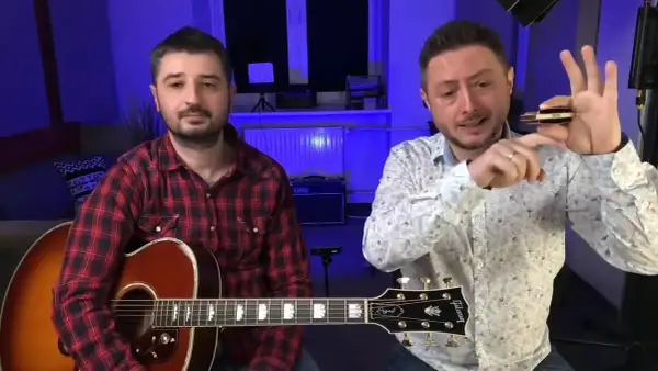Jak zagrać sąsiadów na harmonijce - proste kroki i triki dla każdego