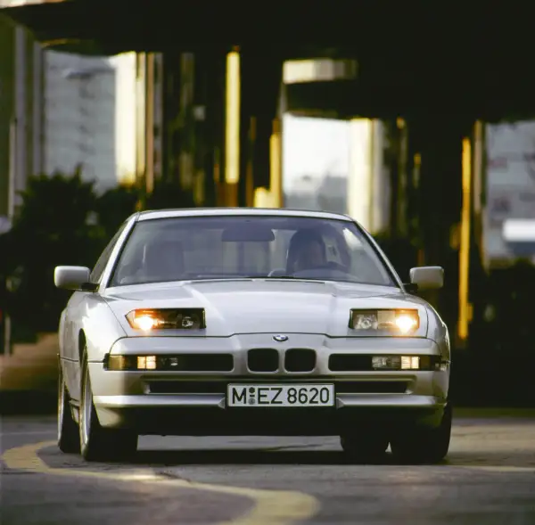 BMW lata 90: Czy te klasyczne modele nadal warto kupić i użytkować?