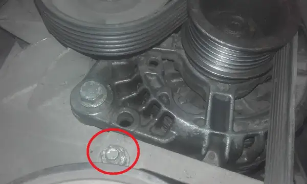 Jak łatwo i bezpiecznie wyjąć alternator w VW Golf 4 – krok po kroku
