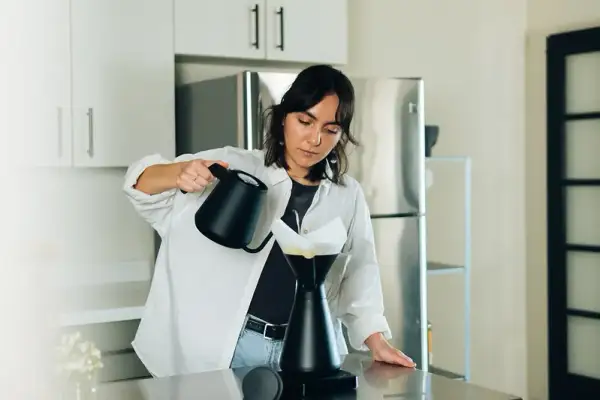 Jaka woda do kawy? Odkryj, jak wpływa na smak i aromat