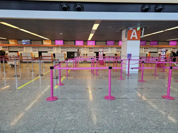Ile kosztuje odprawa na lotnisku w Wizz Air? Uniknij wysokich opłat!