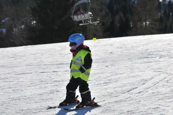 Od kiedy uczyć dziecko jazdy na snowboardzie, aby uniknąć frustracji?