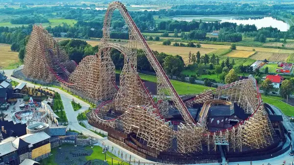 Energylandia: Niesamowita historia parku rozrywki, który podbił Polskę