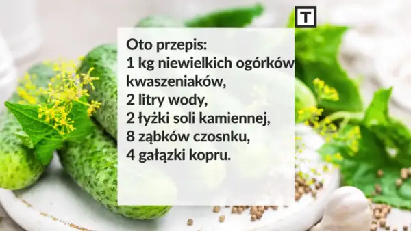 Przepis na ogórki małosolne: 1 kg ogórków, 2 litry wody, 2 łyżki soli kamiennej, czosnek i koper. Idealna ilość soli na litr wody do ogórków małosolnych.