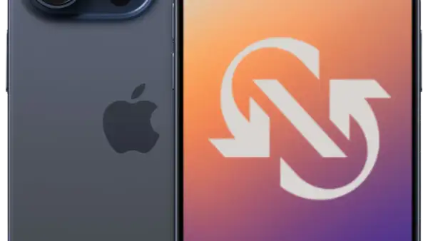 Tył iPhone'a 15 Pro z logo Apple obok gradientowego tła z symbolem odświeżania.