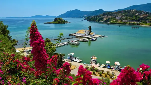 Jak dojechać z lotniska Korfu do Kavos - tanio i szybko bez stresu